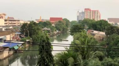 Samut Prakan, Bangkok, Tayland 'da küçük bir feribot.