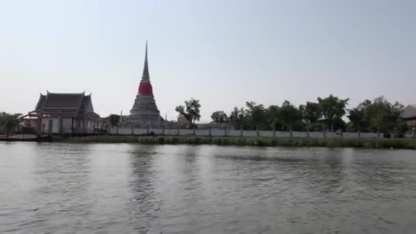 Elhaladunk Phra Samut Chedi Buddhista Templom Mellett Samut Prakanban Thaiföldön — Stock videók
