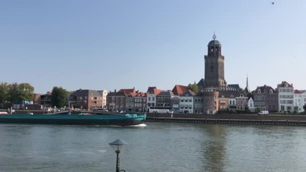 Nave Carico Che Passa Città Deventer Overijssel Paesi Bassi — Video Stock