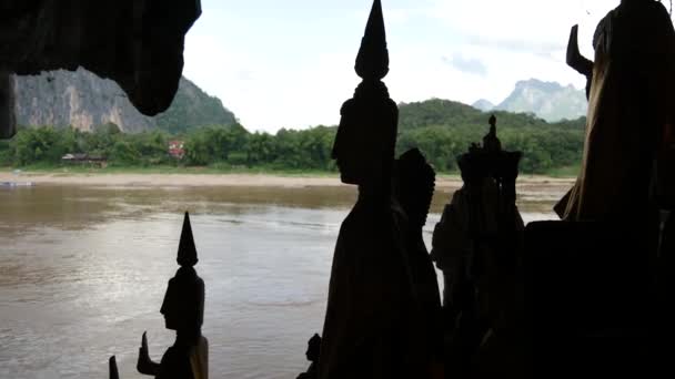 Silhouette Statue Buddha Nelle Grotte Pak Laos — Video Stock