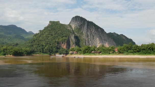 Hora Přes Jeskyně Laos — Stock video