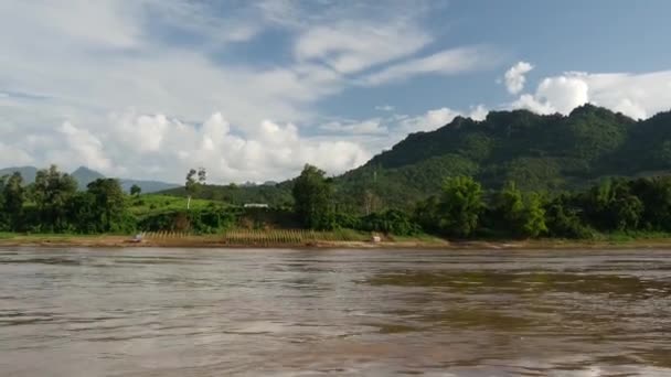 Vista Del Paisaje Montaña Desde Río Mekong Laos — Vídeo de stock