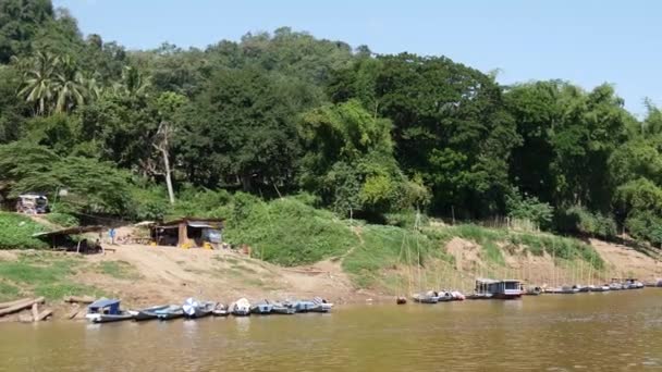 Przeprawa Przez Rzekę Mekong Luang Prabang Laos — Wideo stockowe