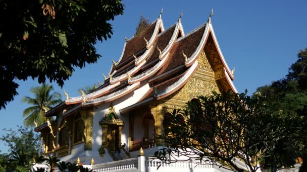 Świątynia Królewska Haw Pha Bang Luang Prabang — Wideo stockowe