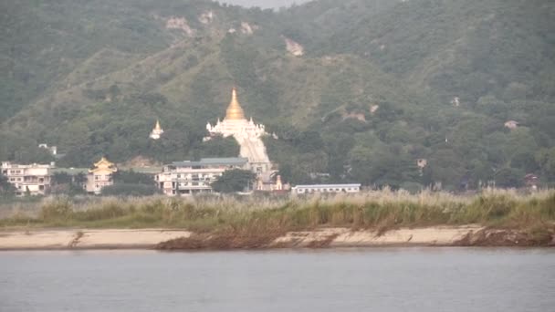 Pagode Vista Dalla Nave Crociera Sul Fiume Ayeyarwady Myanmar Birmania — Video Stock
