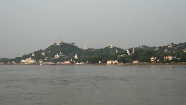 Pagode Vista Paesaggio Nave Crociera Fiume Ayeyarwady Myanmar Birmania — Video Stock