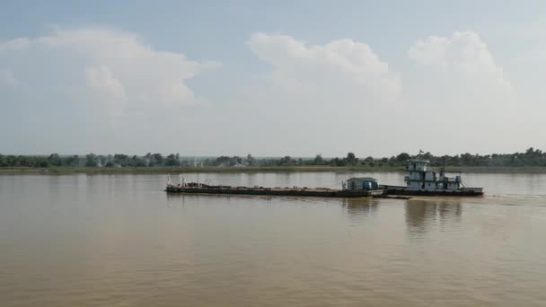 Fraktfartyg Ayeyarwady Flodsidan Myanmar Burma — Stockvideo