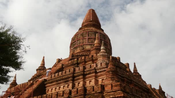 Turyści Spacerujący Pagoda Bagan Myanmar Birma — Wideo stockowe