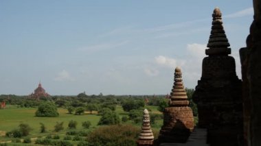 Bagan, Myanmar, Burma 'daki Dhammayan Gyi Tapınağına yönelin.