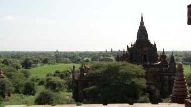 Bagan, Myanmar, Burma 'daki Pagoda' dan Pan.