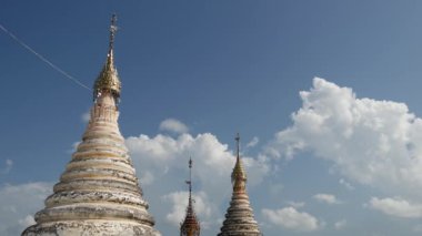 Bagan, Myanmar, Burma 'da Beyaz Pagodalar