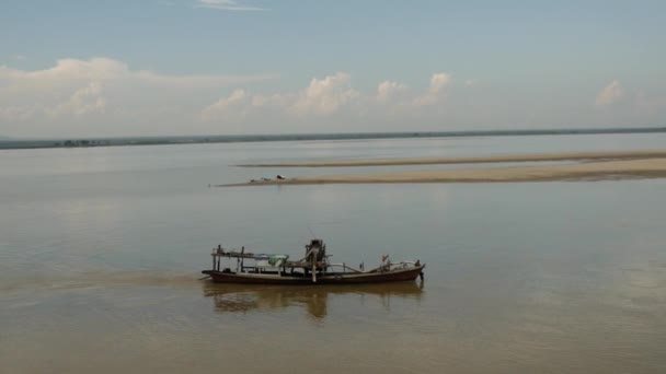 Bateau Pêche Sur Rivière Irrawaddy Bagan Myanmar Birmanie — Video