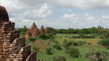 Bagan, Myanmar, Burma 'daki Pagodas arazisinden pan