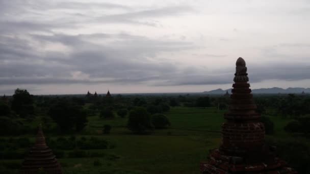 Czas Upływa Pochmurnego Poranka Pejzażu Pagody Bagan Myanmar Birmie — Wideo stockowe