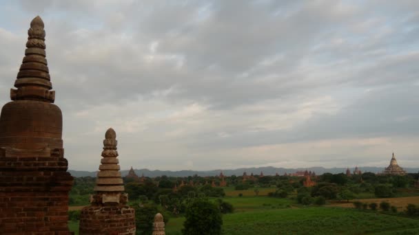 Czas Upływa Pochmurnego Poranka Pejzażu Pagody Bagan Myanmar Birmie — Wideo stockowe