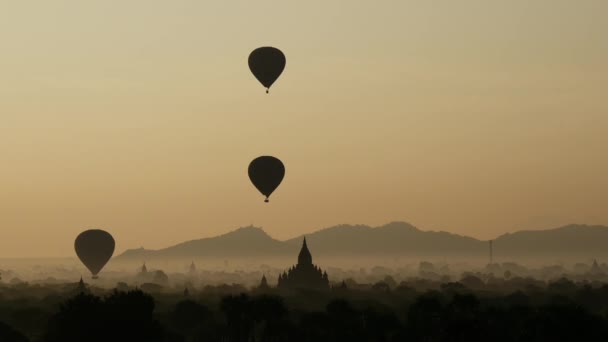 Воздушные Шары Летящие Восходе Солнца Над Пагодой Багане Мьянме Бирме — стоковое видео