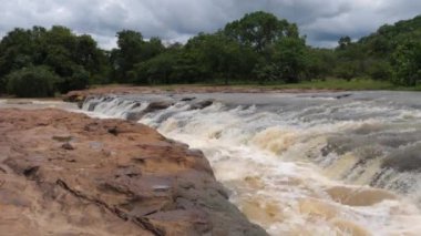 Farako nehri Mali, Afrika 'ya dökülüyor.