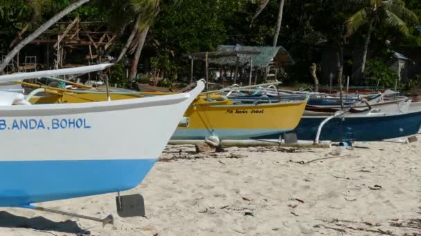 Zbliżenie Katamaranem Łodzi Plaży Anda Rano Podczas Odpływu Wyspie Bohol — Wideo stockowe