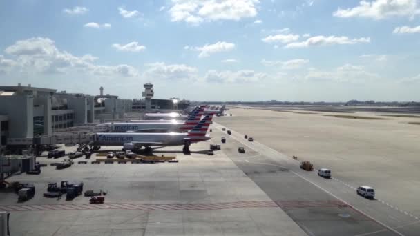 Аэропорт Майами Самолетами American Airlines Сша — стоковое видео