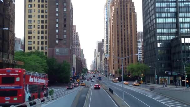 Sight Seeing Bus Passing Manhattan New York City Usa — Stock Video