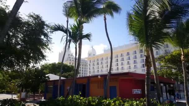 Passing Dive School While Walking Riu Palace Aruba — Stock Video