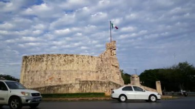 Merida Yucatan, Meksika 'daki Anavatan Anıtı ve kavşağı