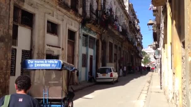 Táxi Bicicleta Dirigindo Por Havana Cuba — Vídeo de Stock