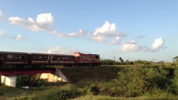 Tren Que Pasa Por Cuba — Vídeos de Stock