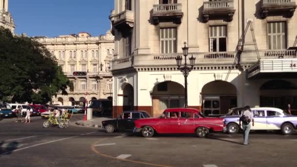 Klasyczne Samochody Centrum Hawany Kuba — Wideo stockowe