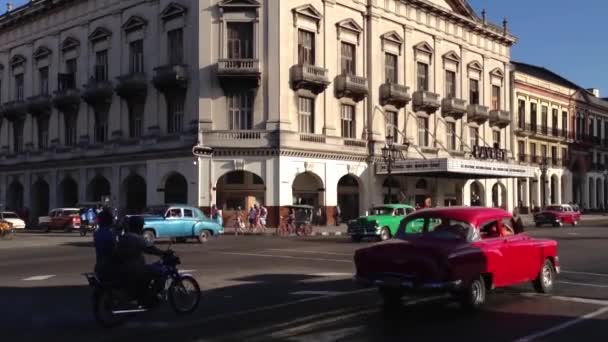 Klassiska Bilar Centrala Havanna Kuba — Stockvideo