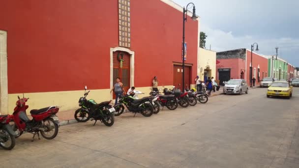 Valladolid Yucatan大街上的汽车 墨西哥 — 图库视频影像