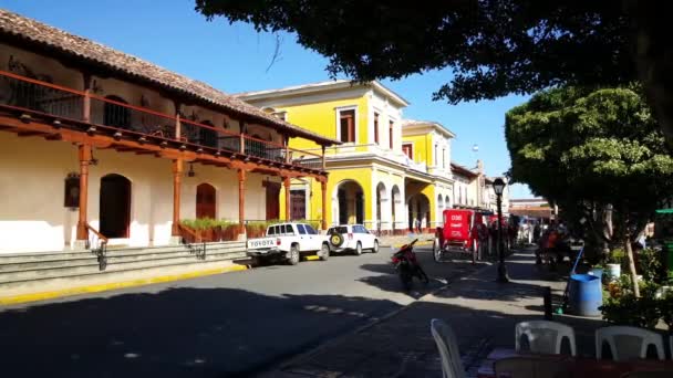 Gatuscenen Runt Den Centrala Parken Granada Nicaragua — Stockvideo