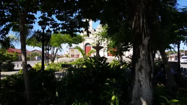 Церковь Гуадалупе Небольшим Парком Гранаде Никарагуа — стоковое видео