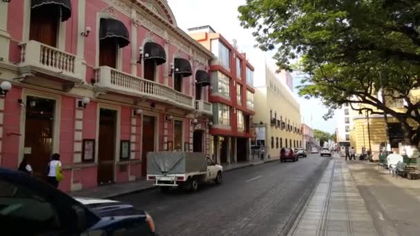 Nehézfegyveres Rendőrök Hajtanak Végig Merida Yucatan Mexikó Utcáin — Stock videók