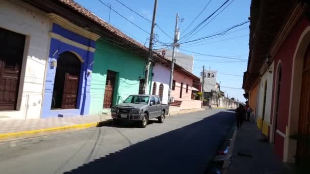 Caminando Por Las Calles Granada Nicaragua Pasando Por Amigables Niños — Vídeo de stock