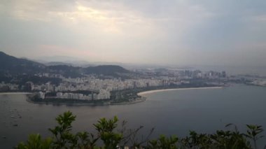 Rio de Janeiro Brezilya 'daki Sugarloaf Dağı' nın zirvesinden görüntü