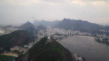 Rio de Janeiro Brezilya 'daki Sugarloaf Dağı' nın zirvesinden görüntü