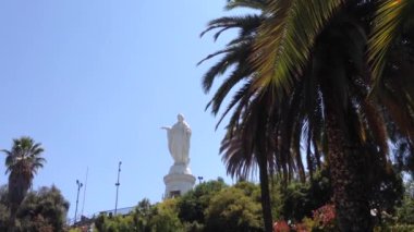 Santiago de Chile 'deki San Cristobal Hill' den iniyoruz.