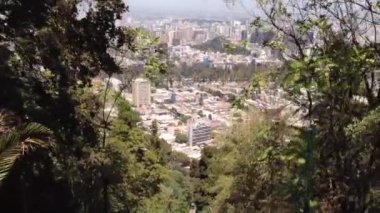 Santiago de Chile 'deki San Cristobal Hill' den iniyoruz.