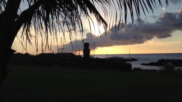 拉帕努伊岛复活节的Moai日落 — 图库视频影像