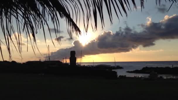 拉帕努伊岛复活节的Moai日落 — 图库视频影像