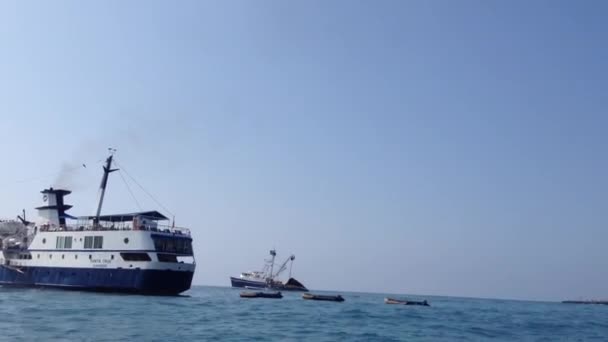 Llegada Santa Cruz Islas Galápagos Ecuador — Vídeo de stock