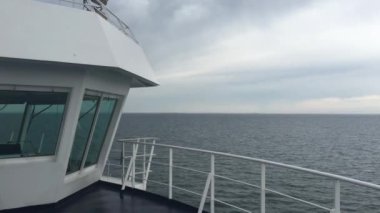 Danimarka ile Almanya arasındaki Vogelfluglinie feribotuyla Avrupa 'daki Puttgarden' a doğru