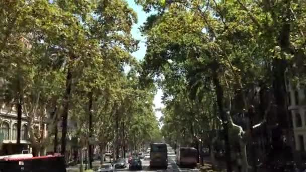 Kjører Gjennom Barcelona Spania Sightseeingbuss – stockvideo