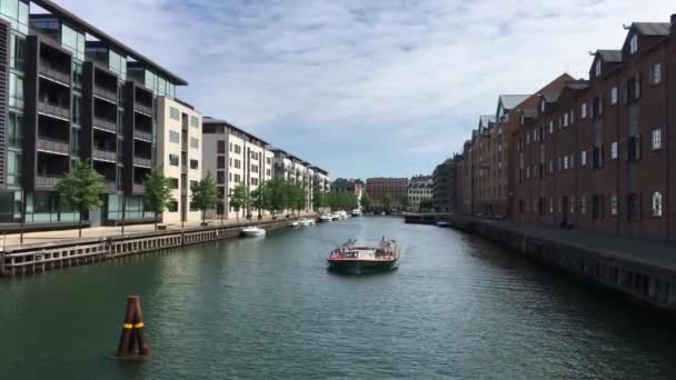 Cruzeiro Pelo Canal Kobenhavns Havn Copenhague Dinamarca — Vídeo de Stock