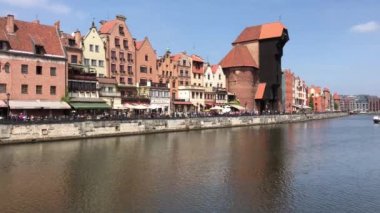 Gdansk Polonya 'daki Motlawa Nehri ve rıhtımı