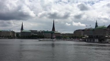 Hamburg Almanya 'sında Binnenalster Gölü