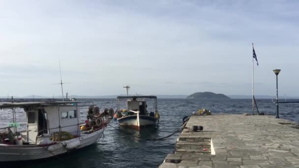 Рибальські Човни Неос Мармарас Греції — стокове відео