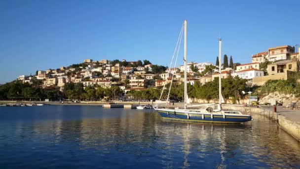 Морський Човен Порту Параліо Астрос Греція — стокове відео