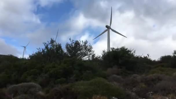 Köra Med Väderkvarnar Kulle Grekland — Stockvideo